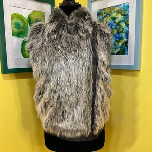 Cupcakes & Cashmere Alonso Grey Faux Fur Moto Vest with Faux Leather Trim Size M